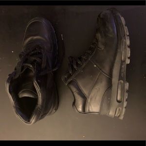 Men’s used black Nike Goadome boots Sz 12